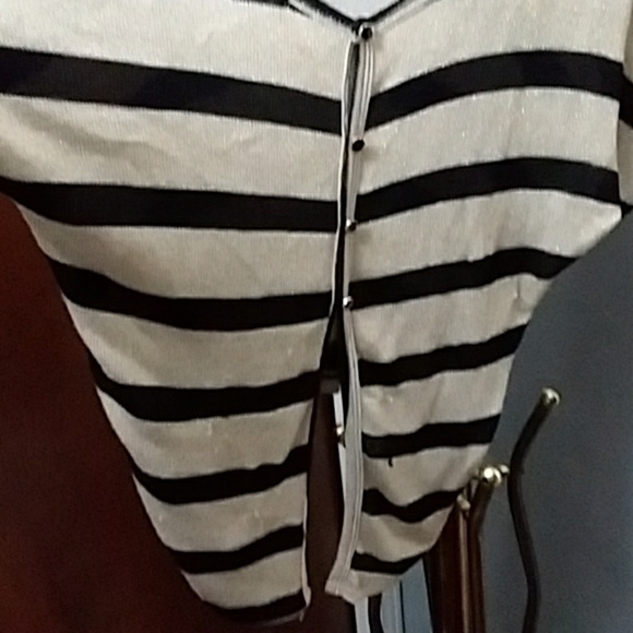 Blouse - Picture 2 of 3